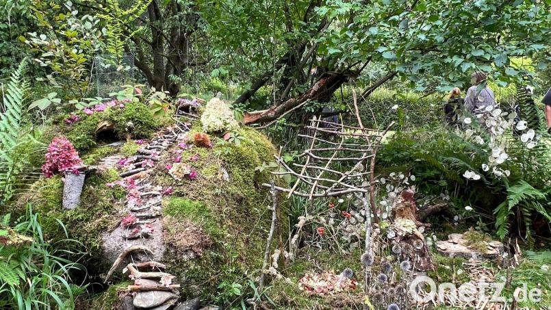&quot;Elfenreich&quot; ist der Arbeitstitel dieses Land-Art-Werks, das Schüler der Realschule Neunburg und des Gymnasiums Oberviechtach mit Studenten aus Pilsen in Untermurnthal gestaltet haben. Bild: Stumpfi/Kunstverein Unverdorben/exb