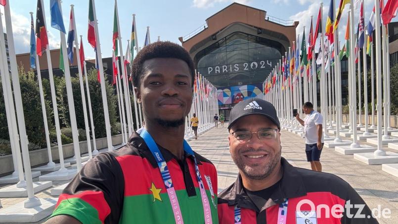 Ein Selfie aus Paris: Faysal Sawadogo (links) und der Amberger Oliver Reiff sind am Donnerstag bei den Olympischen Spielen angekommen. Bild: Sawadogo