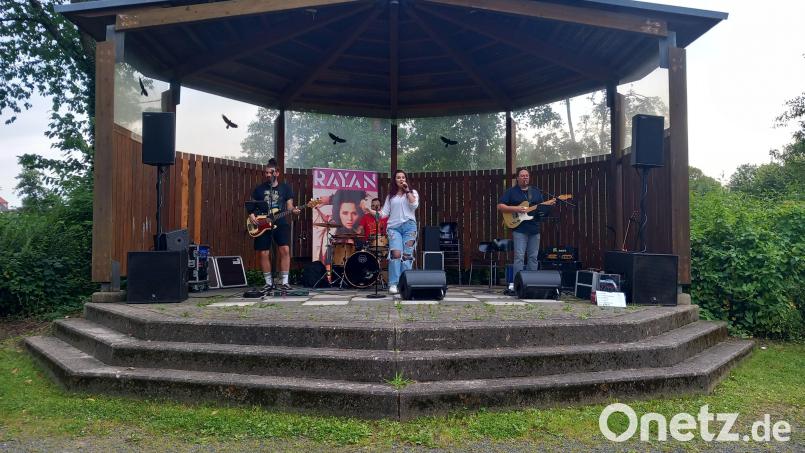 Ray.an rockt die Serenade in Neustadt. Bild: Lea Melchner