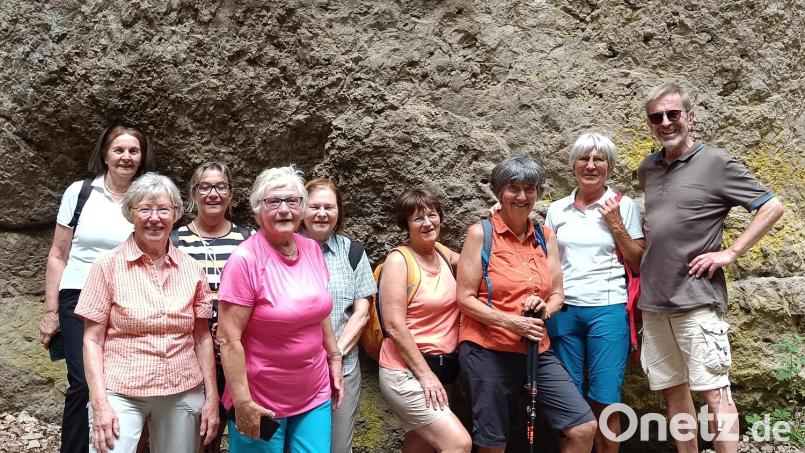 Die Mittwochswanderer aus Waldershof waren auf Tour in der Fränkischen Schweiz. Bild: Günter Reizammer/exb