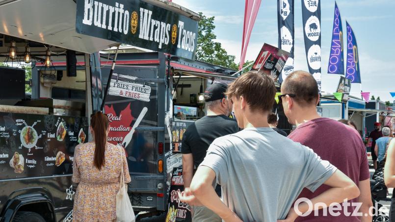 Beim Foodtruck-Festival in Amberg gab es viele Klassiker aus der amerikanischen und mexikanischen Küche. Es ging aber auch noch exotischer. Bild: Stephan Huber