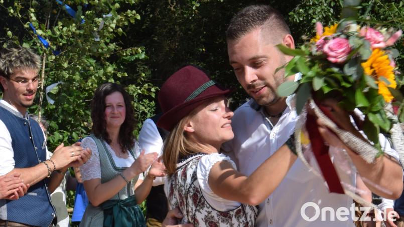 Das neue Oberkirwapaar Sabrina Bachmann und Florian Kuhla beim Ehrentanz. Bild: hdk