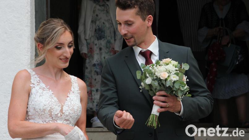 Carolin und Matthias Graser waren schon 16 Jahre ein Paar, bevor sie sich in der Griesbacher Pfarrkirche das Jawort gaben. Bild: kro
