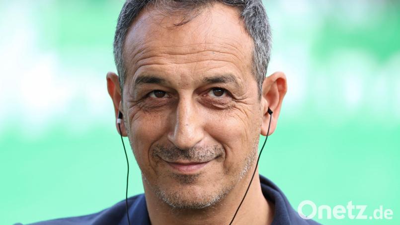 Fürths Sportchef Rachid Azzouzi sieht beim neuen Torwart Moritz Schulze Potenzial. Bild: Daniel Karmann/dpa