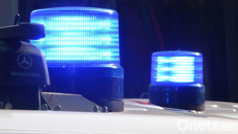 Die Polizei ermittelt wegen einer Sachbeschädigung an einem Auto in Arzberg und sucht Zeugen. Bild: Carsten Rehder/dpa