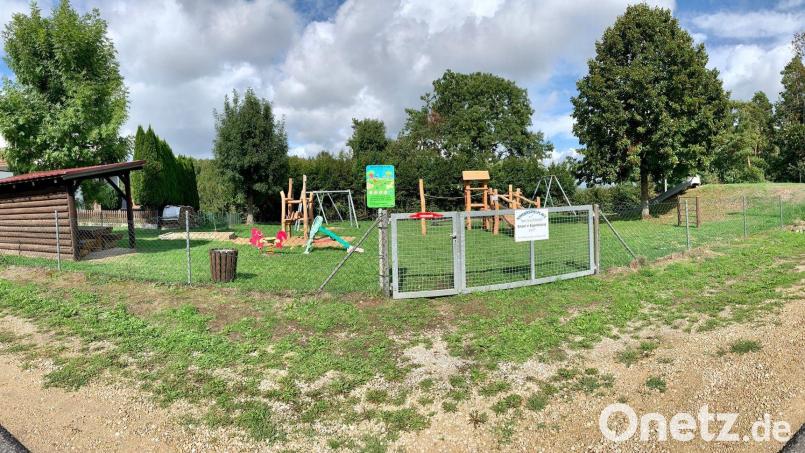 Den Bau von Spielplätzen in der Marktgemeinde Königstein - wie hier in Kürmreuth - bleibt Sache privater Initiativen. So will es der Marktrat. Archivbild: lei