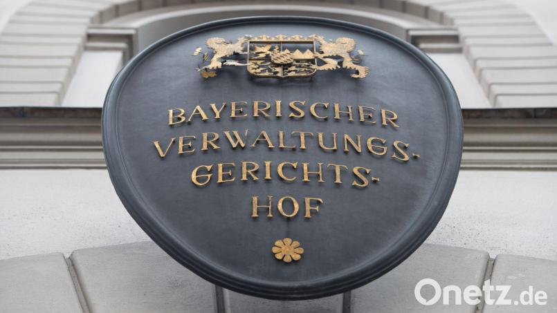 Nur weil jemand im Stadt- oder Gemeinderat mit „Nein“ stimmt, darf er oder sie nicht namentlich im Protokoll auftauchen. Das hat der Bayerische Verwaltungsgerichtshof entschieden und kippte damit die bisherige Praxis der Stadt Windischeschenbach. (Symbolbild) Bild: Peter Kneffel/dpa