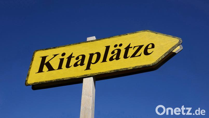 Der Landkreis Tirschenreuth befragt momentan Eltern zum Thema Kitaplätze. Symbolbild: Sascha Steinach/dpa