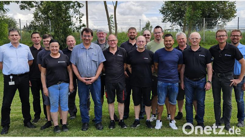 Langjährige Mitarbeiter werden bei Kennametal Nabburg ausgezeichnet. Bild: Christian Bindl/exb