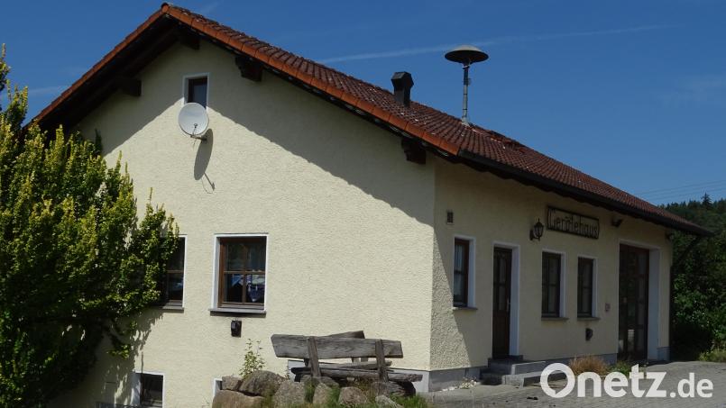 Das ehemalige Feuerwehrhaus wird künftig von fünf Höglinger Vereinen genutzt. Die Organisationen werden laufende Betriebskosten übernehmen und sich an Absprachen zu halten haben. Dazu gehört die Order: &quot;Das wird keine Party-Location sein.&quot; Bild: Houschka