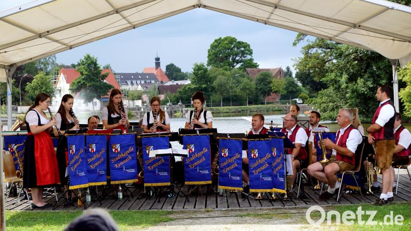 Die Stadtkapelle Kemnath bestritt das dritte Seebühnenkonzert in diesem Jahr. Bild: bkr