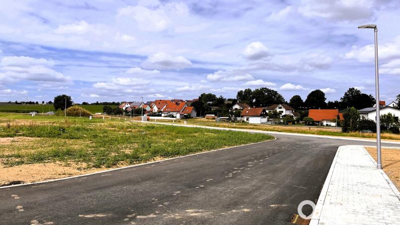 Die Erschließungsarbeiten für das Baugebiet „In der Langen Nacht II“ in Hohenkemnath stehen kurz vor dem Abschluss. Bild: Anita Findling/exb