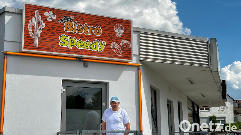 Der tschechische Koch Rudolf Onda vor seinem Bistro &quot;Speedy&quot;. Bild: kle