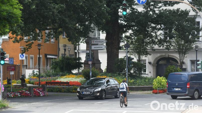 Eine Baustelle am Schlörplatz ändert die Zufahrt zur Altstadt vorübergehend. Bild: Gabi Schönberger