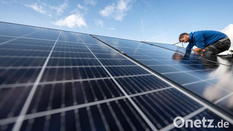In der Oberpfalz stammt 61 Prozent des benötigten Stroms aus erneuerbaren Energiequellen. Symbolbild: Marijan Murat/dpa