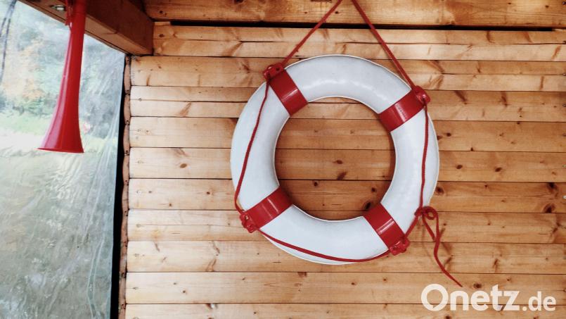 Ob Hausboot oder Segelschiff, Sicherheit geht vor: Die richtige Versicherung kann vor hohen Kosten schützen. Symbolbild: Zacharie Scheurer/dpa