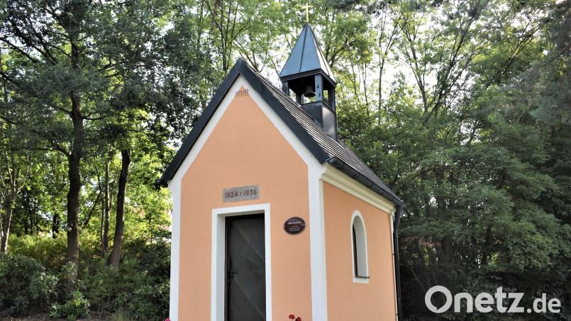Das &quot;Alte Kircherl&quot; in der jetzigen Form. Vor 200 Jahren wurde eine Maria-Hilf-Kapelle gebaut und 1976 erfolgte dieser Neuaufbau etwa 50 Meter südlich vom alten Standort statt. Bild: rgr