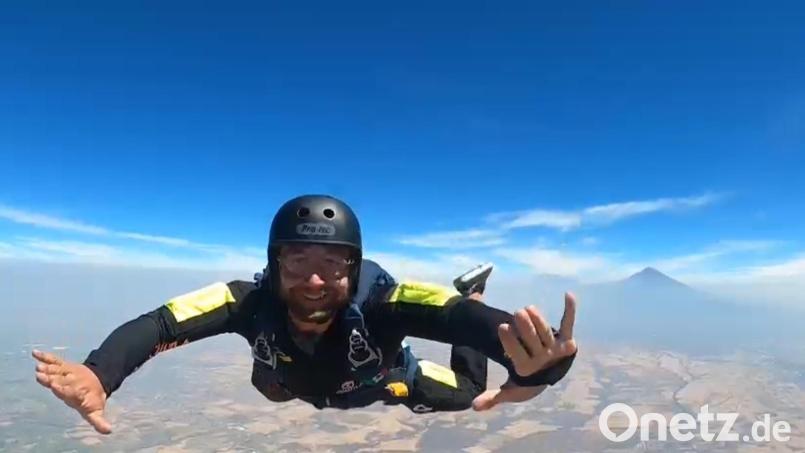Einen seiner eindrücklichsten Fallschirmsprünge hatte Luis Hermann in Mexiko. Bild: Alex Klöckner Paracaidismo Cuatla Mexiko/exb