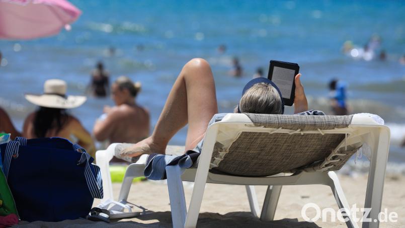 Wenn die Nürnbergerinnen und Nürnberger ans Meer wollen, müssen sie weit fahren. Symbolbild:  Clara Margais/dpa
