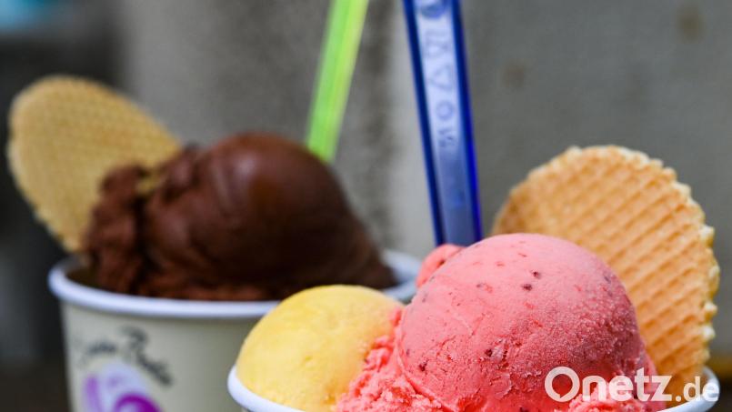 Eis-Tournee 2024: Oberpfalz-Medien schenkt Lesern eine leckere Abkühlung. Am 13. August in Grafenwöhr. Bild: Jens Kalaene
