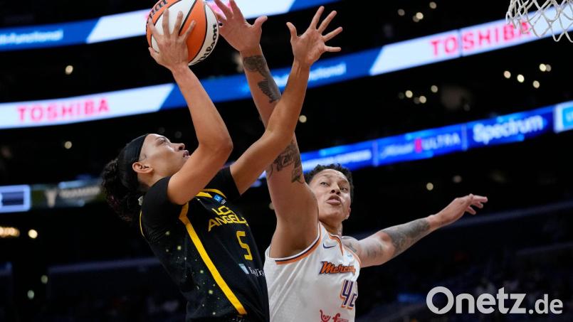 Basketballerin Hamby spielt inzwischen für die Los Angeles Sparks - weil ihr Ex-Team sie wegen ihrer Schwangerschaft abgegeben hat, wie sie behauptet. Bild: Ashley Landis/AP/dpa