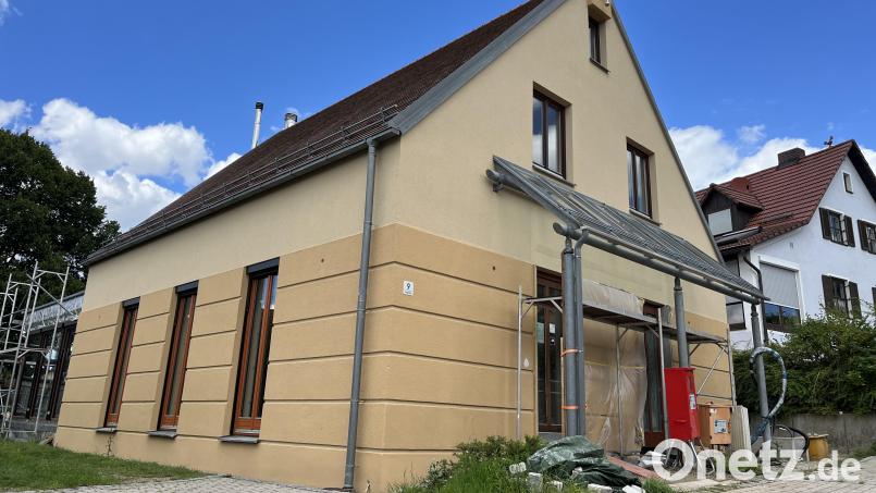 Das Dorfcafé Gleiritsch, hier mit neuem Anstrich, wird Ende des Jahres eröffnet. Bild: sgs