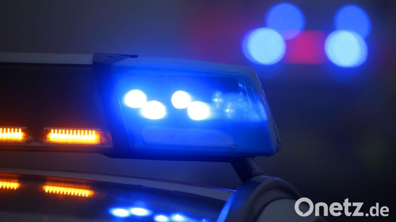 Der Unfallfahrer kam mit schweren Verletzungen in ein Krankenhaus. (Symbolbild) Symbolbild: Karl-Josef Hildenbrand/dpa