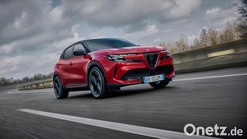 Der Alfa Romeo Junior basiert auf der Plattform von Stellantis und bietet zwei Motorisierungsoptionen Bild: Alfa Romeo/dpa