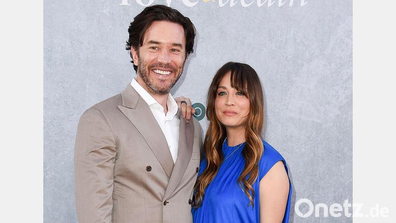 Tom Pelphrey und Kaley Cuoco geben ihre Verlobung bekannt (Archivbild) Bild: Richard Shotwell/Invision via AP/dpa