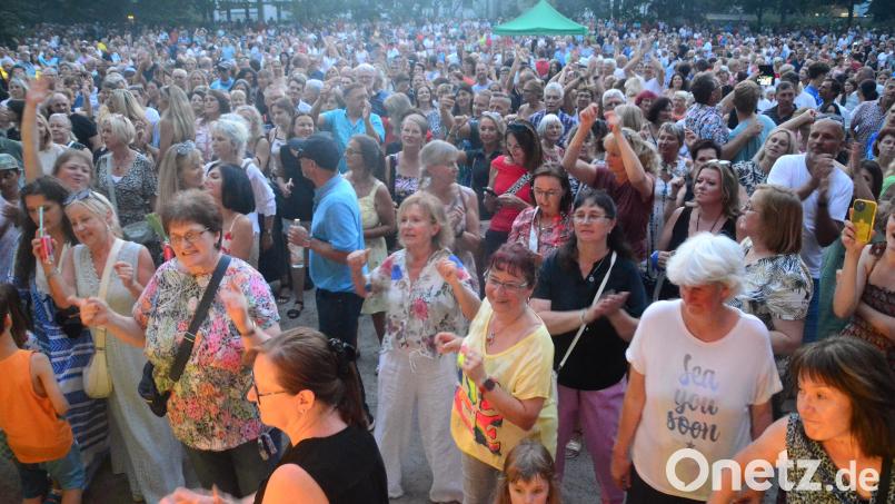 Riesenstimmung vor der Bühne. Bild: Kunz