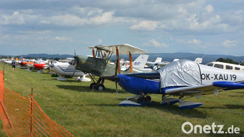 Bei den Flugtagen in Eger, hier ein Bild aus dem Jahr 2020, sind viele verschiedene Maschinen zu bewundern. Archivbild: jr