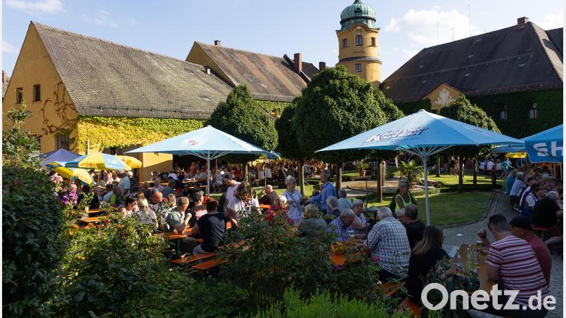 Nach sieben Jahren Pause wurde im Schlosshof wieder Bürgerfest gefeiert. Bild: Roland Wellenhöfer