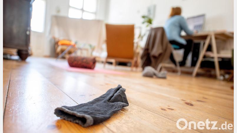 Einfach mal liegen lassen: Ein gewisses Maß an Unordnung kann auch kreativitätsfördernd wirken. Bild: Zacharie Scheurer/dpa
