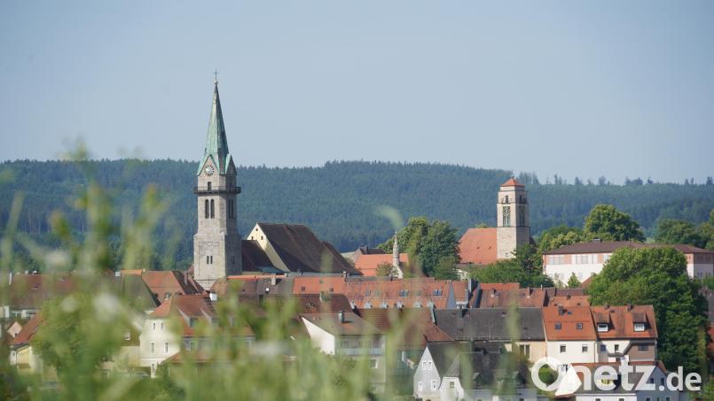 Spätestens in zehn Jahren wird es die Großpfarrei am Steinwald geben. Wo der Pfarrer künftig seinen Sitz hat und welche kirchlichen Gebäude erhalten werden, darüber müssen sich nun Pfarreien und Kirchenverwaltung machen. Bild: kaz