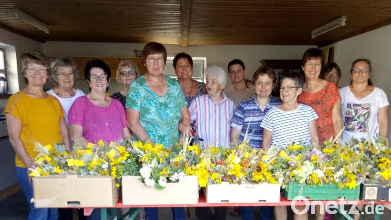 120 Kräutersträuße und 60 Kränze band der Pressather Missionskreis zu Mariä Himmelfahrt. Der Erlös kommt wie stets sozialen und missionarischen Vorhaben zugute. Bild: Missionskreis Pressath
