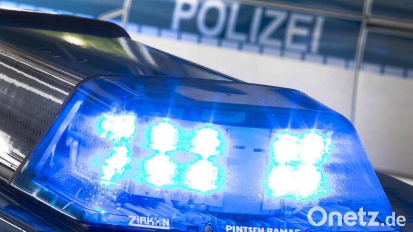 Mehrere Fahrzeuge wurden in Vohenstrauß beschädigt. Bild: Friso Gentsch
