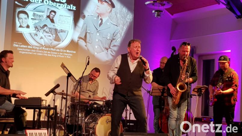 Bei der Aufführung am Schönberg konzentriert sich das „MusiTextical“ ganz auf Elvis’ Zeit in Grafenwöhr. Archivbild: Sauerbeck/exb