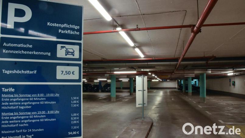 Die Tiefgarage am Kurfürstenbad in Amberg hat nun eine automatische Kennzeichenerkennung. Bild: Stephan Huber