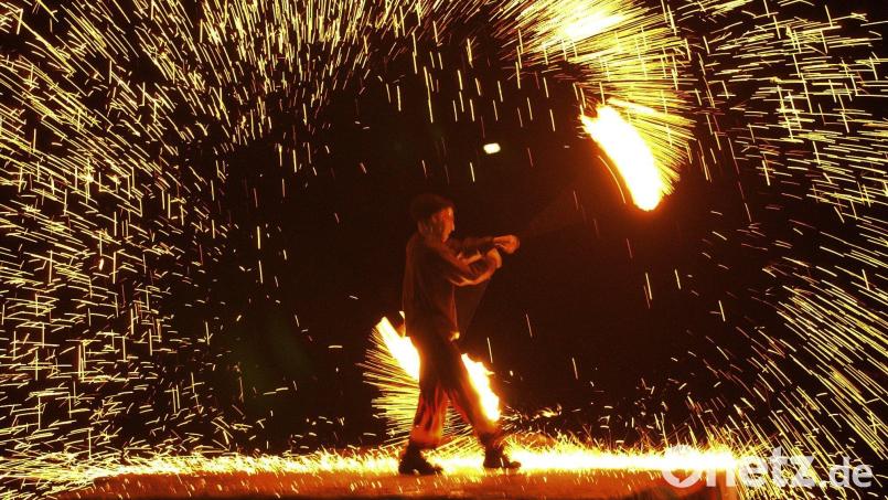 So oder so ähnlich hatte sich ein 32-Jähriger seine Feuershow in Cham wohl vorgestellt. Symbolbild: Carmen_Jaspersen