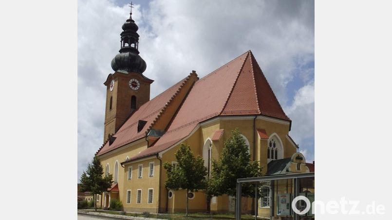 Vor 175 Jahren wurde in der Stadtpfarrkirche Mariä Himmelfahrt nach umfangreichen Sanierungs- und Umbaumaßnahmen am Sonntag vor Mariä Geburt, damals dem 2. September 1849, erstmals wieder Gottesdienst gefeiert. Am 9. September 1849 wurde die Kirche geweiht. Bild: u