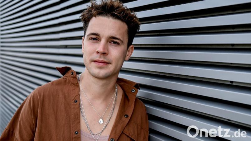 DJ Felix Jaehn hat erstmal alle Shows abgesagt, weil er mehr Pause und Zeit zum Heilen braucht. Bild: Britta Pedersen/dpa-Zentralbild/ZB