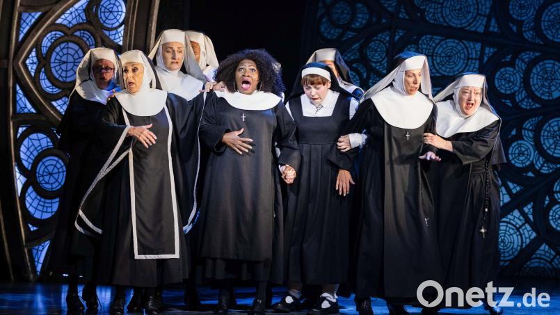 Sister Act - Das Musical Bild: Sister Act UK &amp; Ireland Touring Production 2023/24. Photography Mark Senio