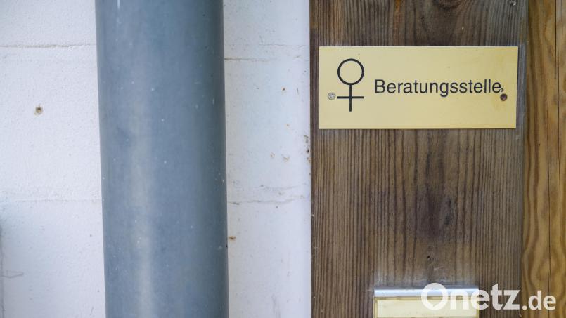 Bald soll es auch in Weiden eine Beratungsstelle bei häuslicher Gewalt geben. Dafür braucht man noch eine befürwortende Stellungnahme – aus Weiden, Neustadt/WN und Tirschenreuth. Symbolbild: Philipp Schulze/dpa
