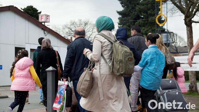 Die Ausländerbehörde in Tirschenreuth kann derzeit keine Anträge bearbeiten. Das betrifft auch Anträge auf Familiennachzug. Symbolbild: Swen Pförtner