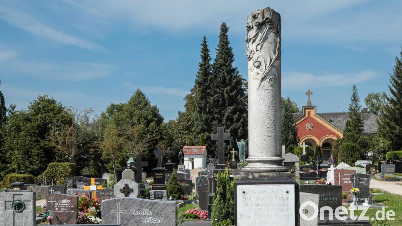 Auf dem Katharinenfriedhof in Amberg haben Buntmetall-Diebe gewaltigen Schaden angerichtet. Bild: Wolfgang Steinbacher