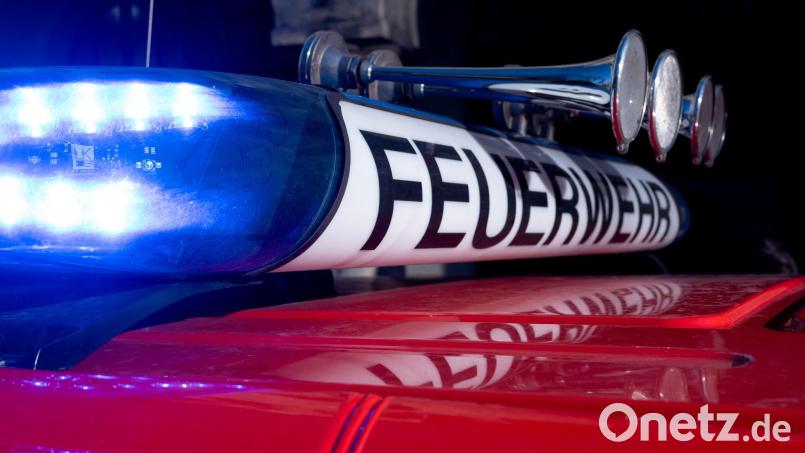 In Marktredwitz hat es in der Nacht auf Samstag in einem Mehrfamilienhaus gebrannt. Symbolbild: Niklas Treppner/dpa