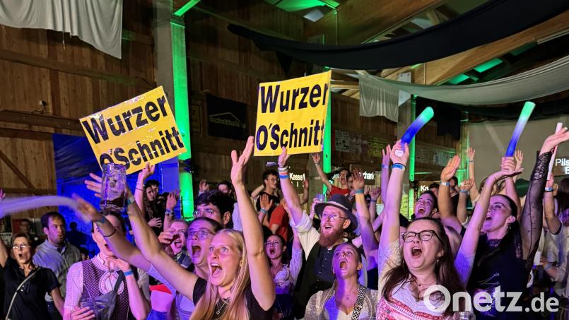 Ausgelassene Stimmung herrscht beim O&#039;Schnitt in Wurz auch auf der vollen Tanzfläche. Bild: mgo