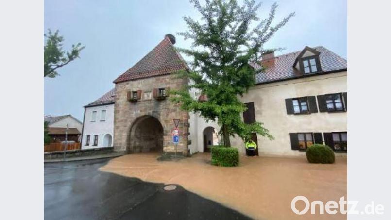 Durch das Amberger Tor lief das Hochwasser in den Marktkern. Archivbild: upl
