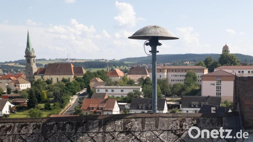 Im Stadtgebiet von Erbendorf gibt es nur eine Sirene. Diese steht auf der ehemaligen Veitskirche. Bild: rw