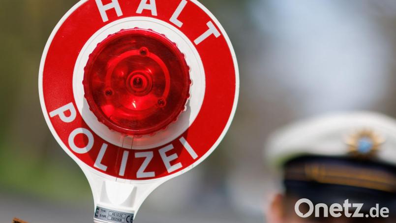 Auf einen Moldauer ohne Reisedokumente stießen Fahnder der Bundespolizei in Schirnding. Symbolbild: Daniel Karmann/dpa